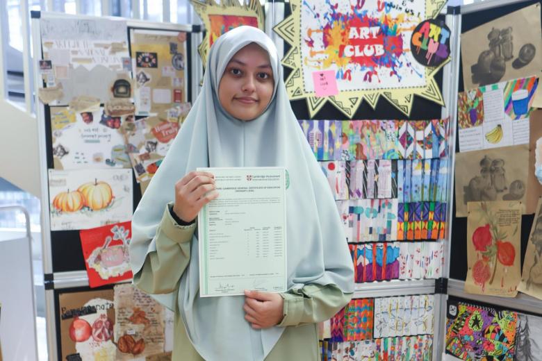 Madrasah student scores 9 distinctions for O levels and dreams of becoming a doctor
